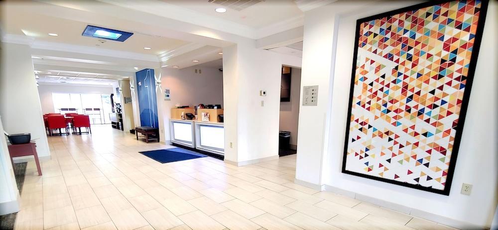 Holiday Inn Express & Suites Clear Spring By Ihg Exteriör bild